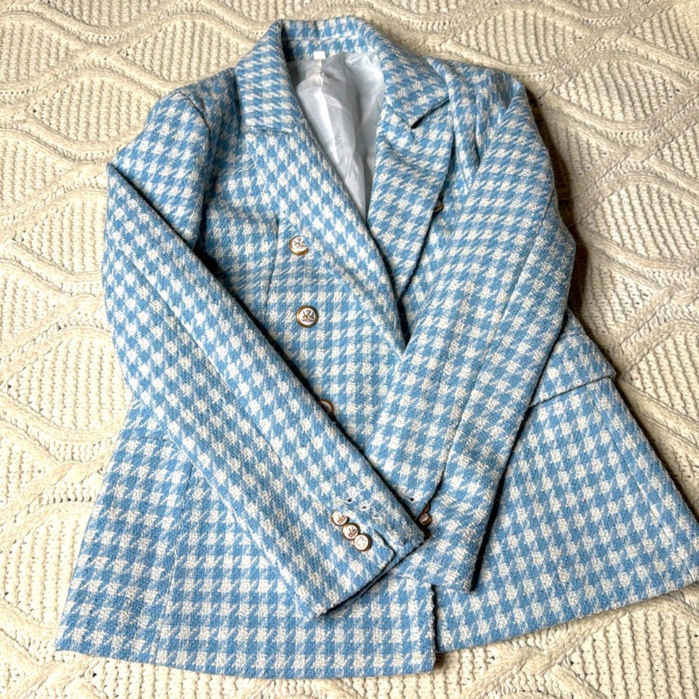 Light blue houndstooth blazer and short set size small